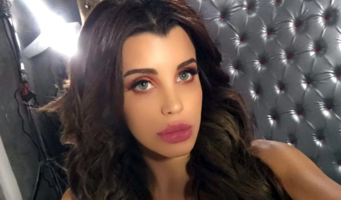 Charlotte-Caniggia-131