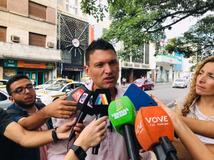 Federico Egloff, abogado apoderado del instituto IPEF, fue quien le dio voz al reclamo.